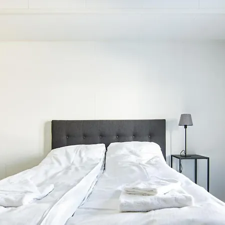 Апартаменты Stylish And Serviced Studio In Lofoten Свольвер